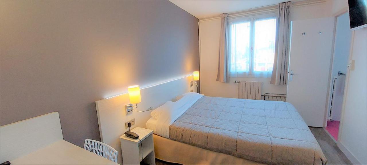 Contact Hotel Du Cerf Шато-Гонтье Экстерьер фото